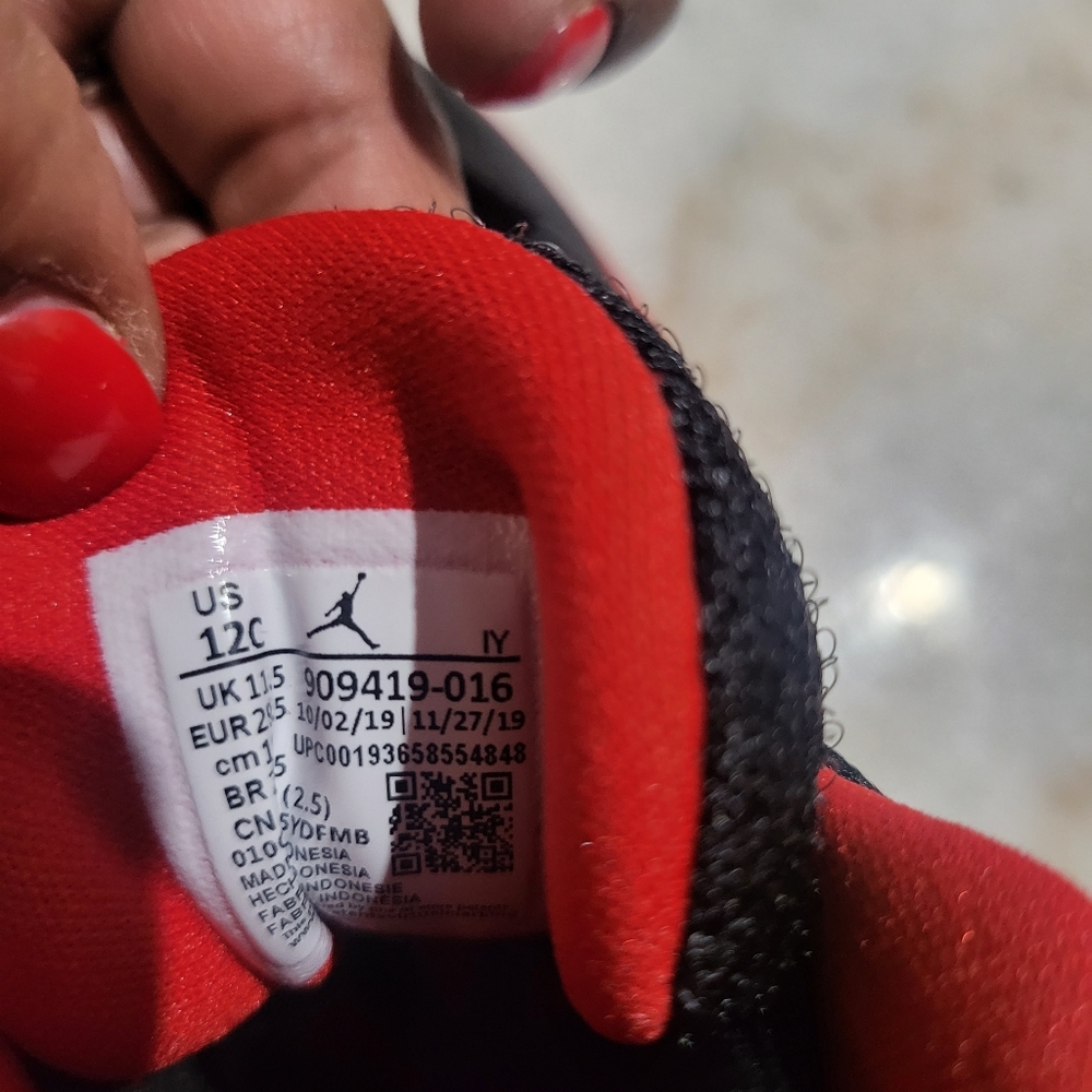 Sneakers - Picture 6 of 6